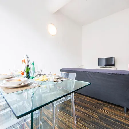Garibaldi 3 Minutes, Free Wifi & Netflix By Tilo Apartmán *