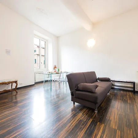 Garibaldi 3 Minutes, Free Wifi & Netflix By Tilo Apartment Genoa